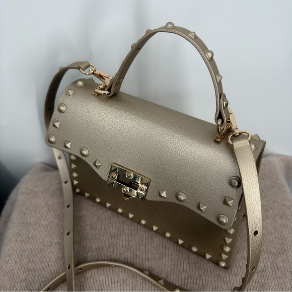 Most Wanted Studded Gold Crossbody Jelly Handbag - Picture 4 of 4